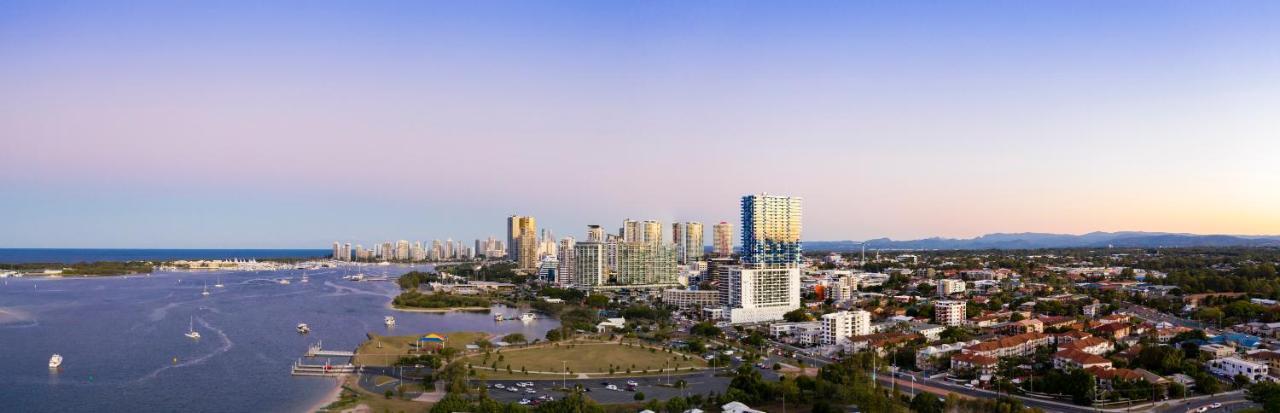 Sky Broadwater Apartments Southport Dış mekan fotoğraf